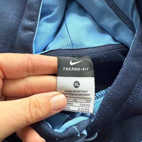 Nike North Carolina therma-fit XL hoodie - Picture 4 of 4